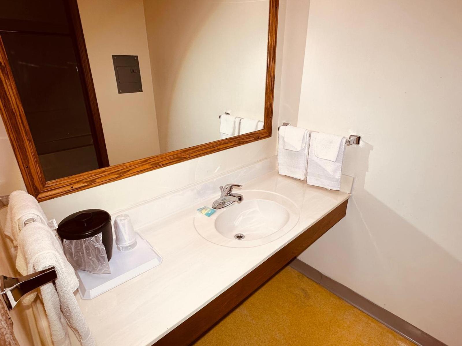 Saint Croix Falls Amerivu Inn & Suites - St Croix Falls المظهر الخارجي الصورة