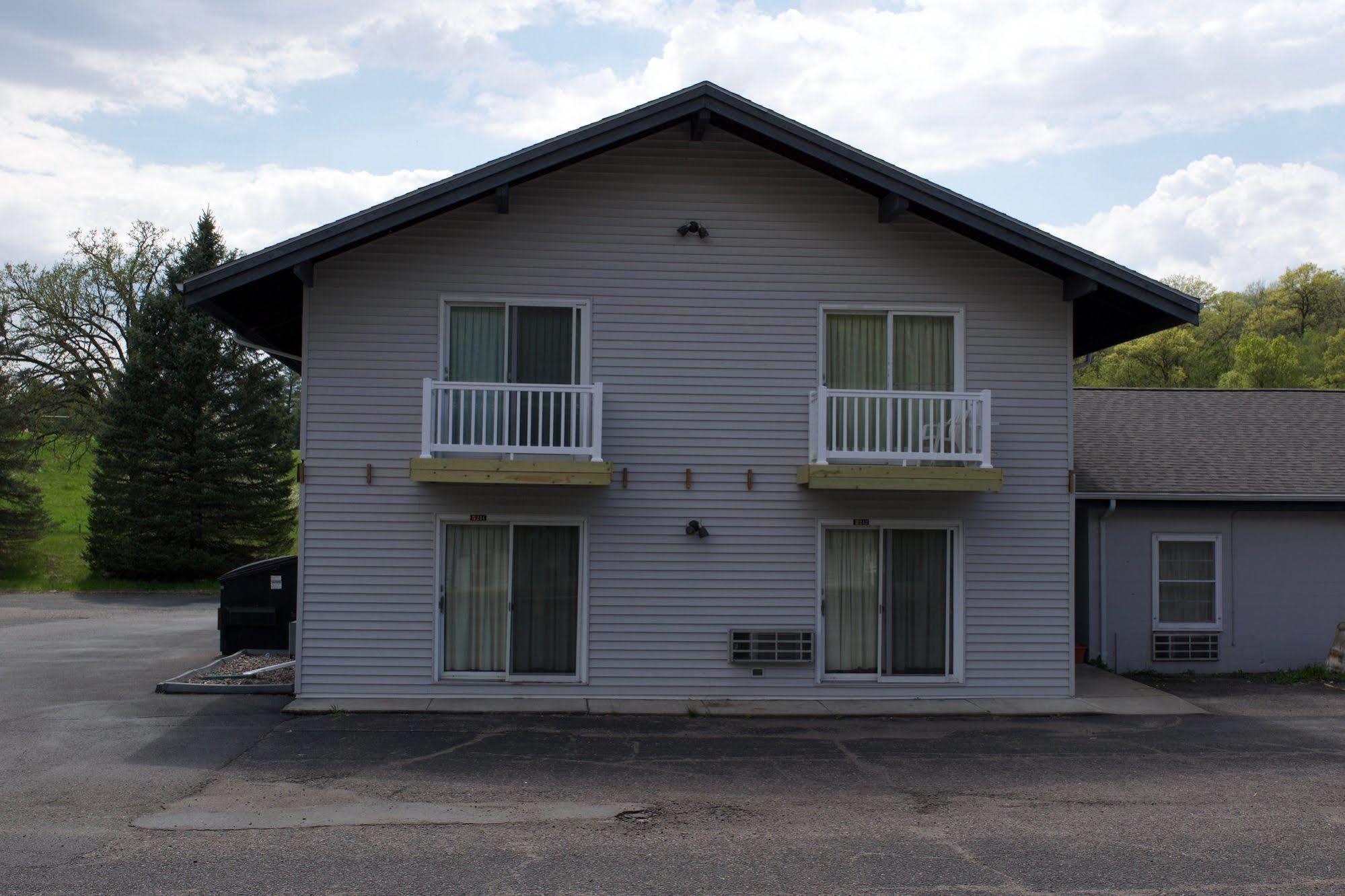 Saint Croix Falls Amerivu Inn & Suites - St Croix Falls المظهر الخارجي الصورة